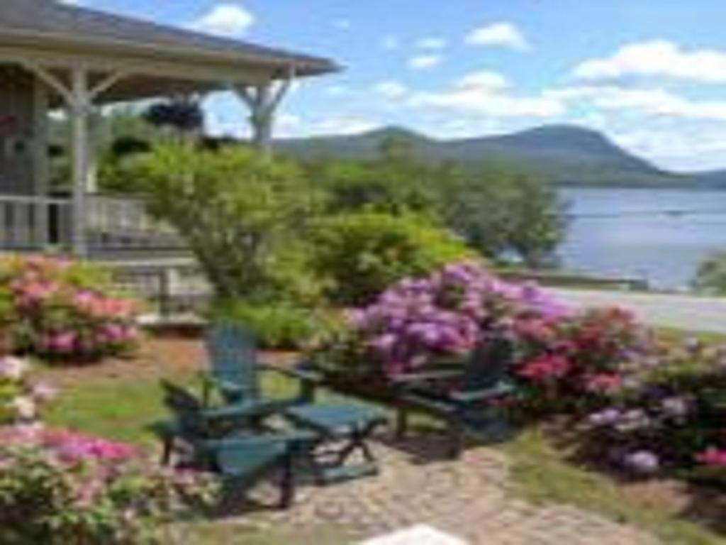 Willoughvale Inn Westmore Newport Exterior photo