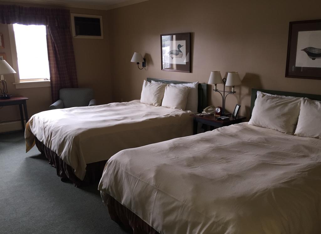 Willoughvale Inn Westmore Newport Room photo